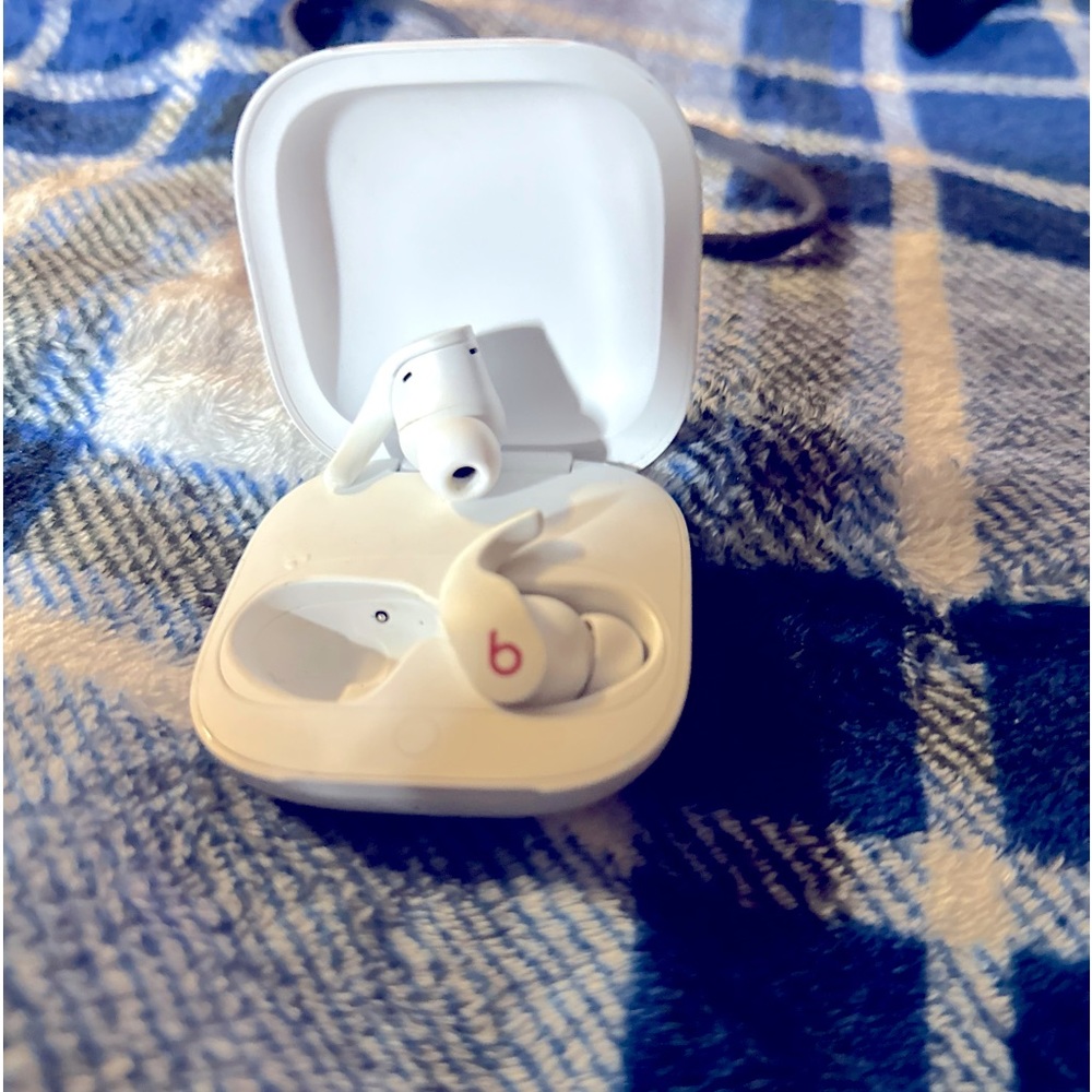 Beats fit pro